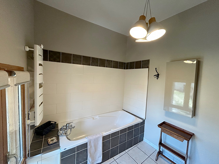 la baignoire du gite des granges de saint maurice