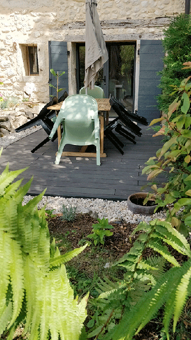 le gite de saint maurice avec sa terrasse du gite ouest